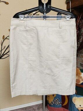 NWT Ann Taylor  sz 12P ( 12 Petite) tan skirt